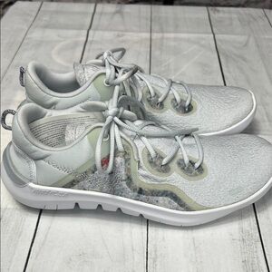 WMNS NIKE FLEX 2021 RN PURE PLATINUM/METALLIC SILVER-WOLF GREy SZ -8